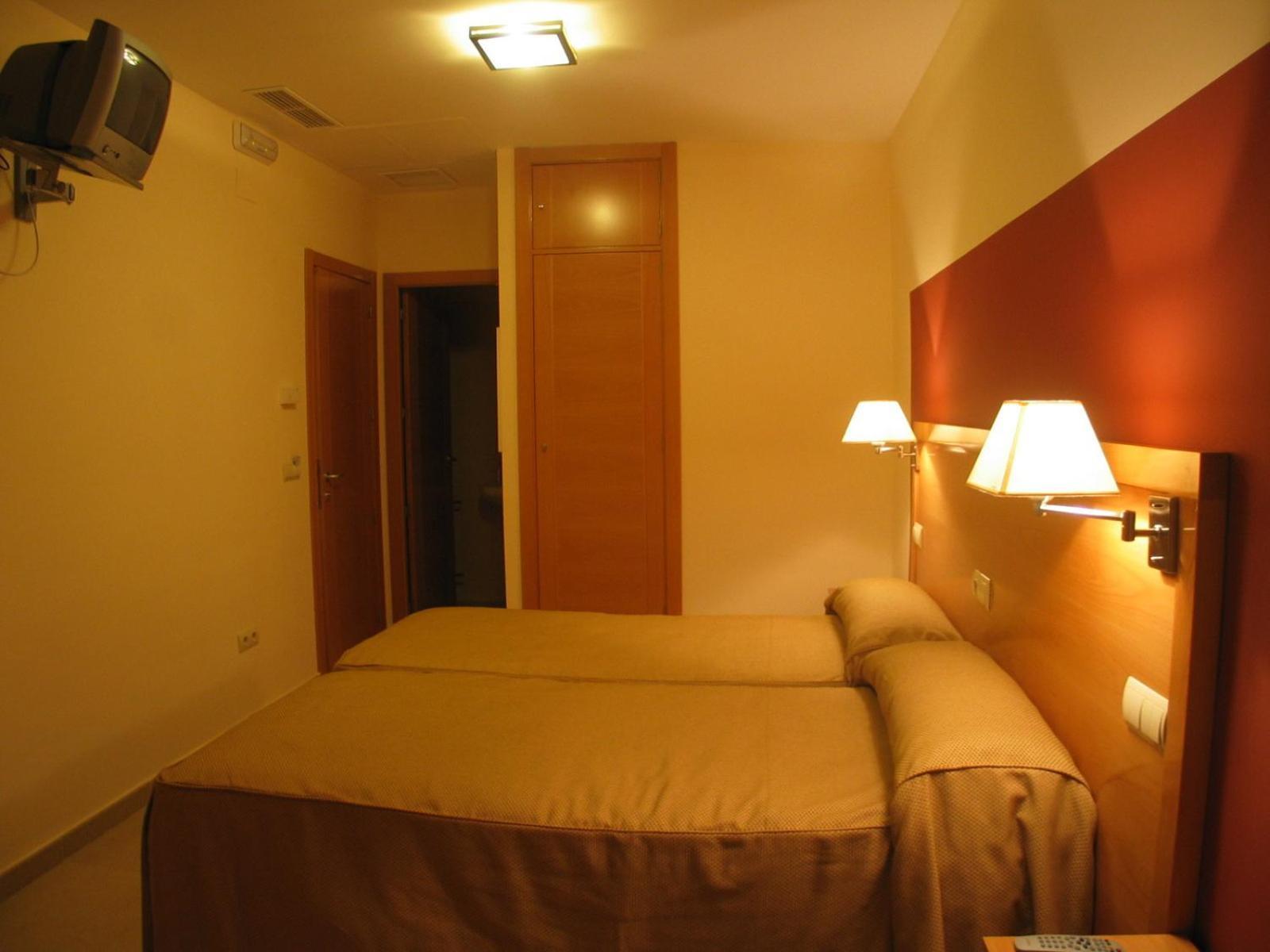Hostal Ciudad de Cáparra Carcaboso Habitación foto