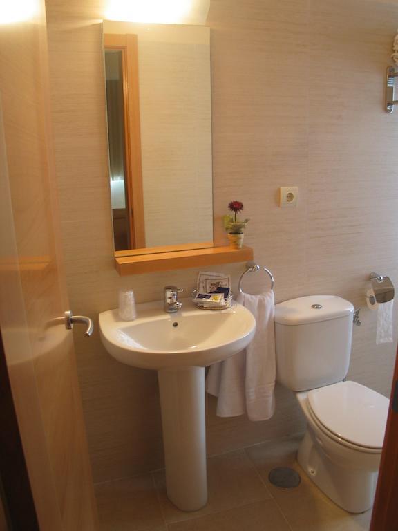 Hostal Ciudad de Cáparra Carcaboso Habitación foto